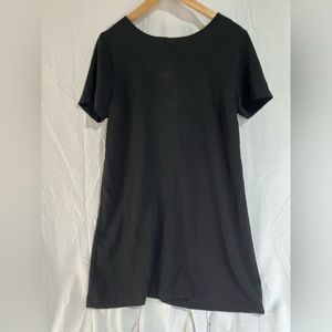 Bobeau black dress woman’s size med perfect for holiday parties 95% poly…